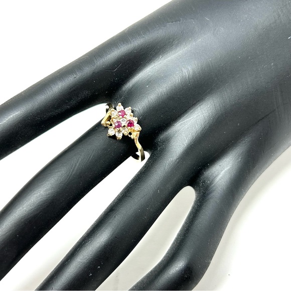10K white topaz and ruby ring, ~ size 8 - Picture 7 of 12